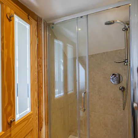 3 North Terrace Tatil Evi
