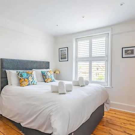 3 North Terrace Fylingthorpe